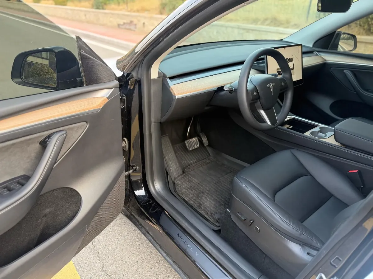 2022 Tesla Model Y BEV 60KWH,autocango,china used car exporter,china ev exporter,chinese used car exporter,chinese used ev exporter