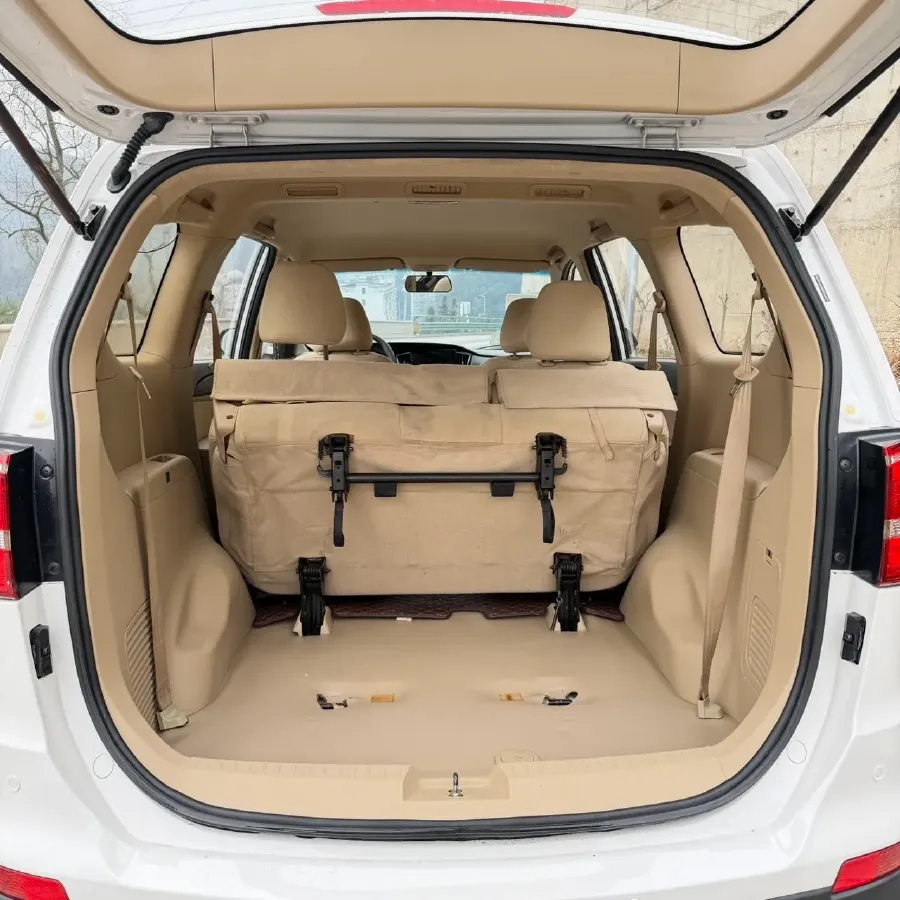 2016 BaoJun 730 1.5L 112HP L4 5MT,autocango,china used car exporter,china ev exporter,chinese used car exporter,chinese used ev exporter