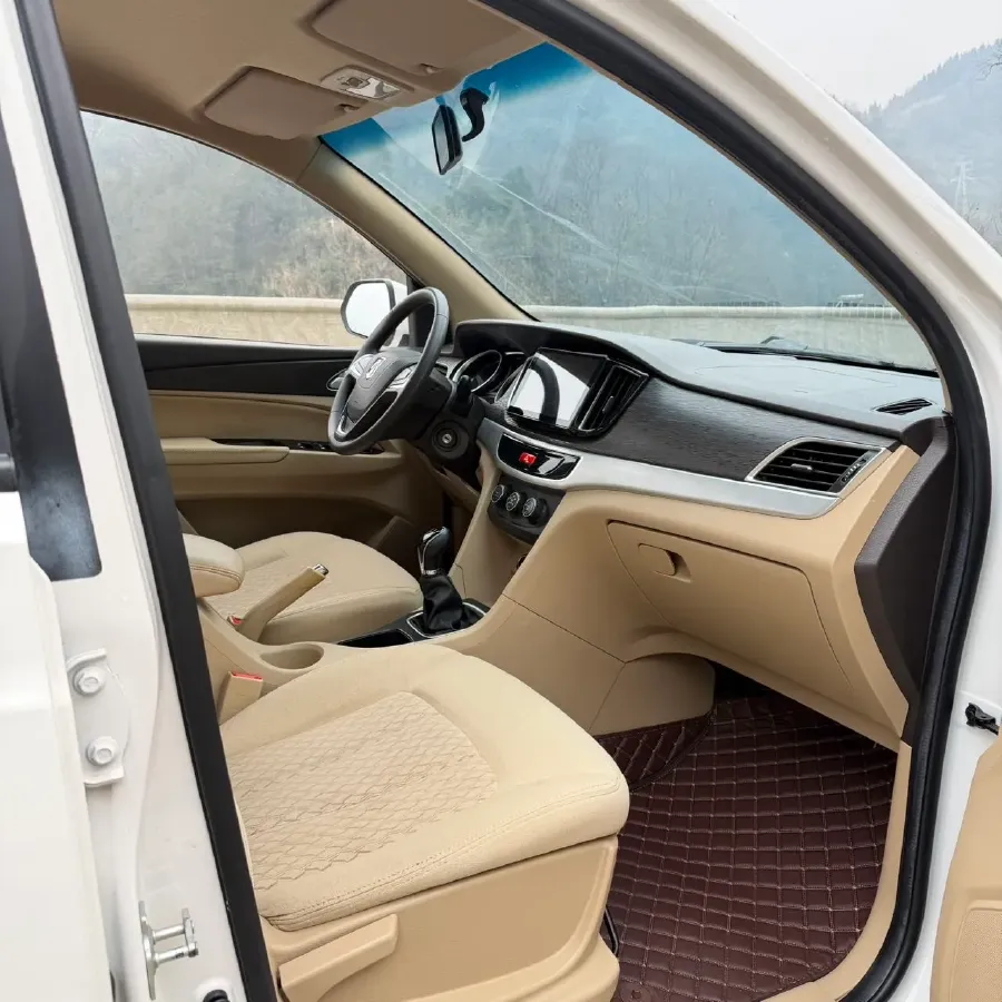 2016 BaoJun 730 1.5L 112HP L4 5MT,autocango,china used car exporter,china ev exporter,chinese used car exporter,chinese used ev exporter