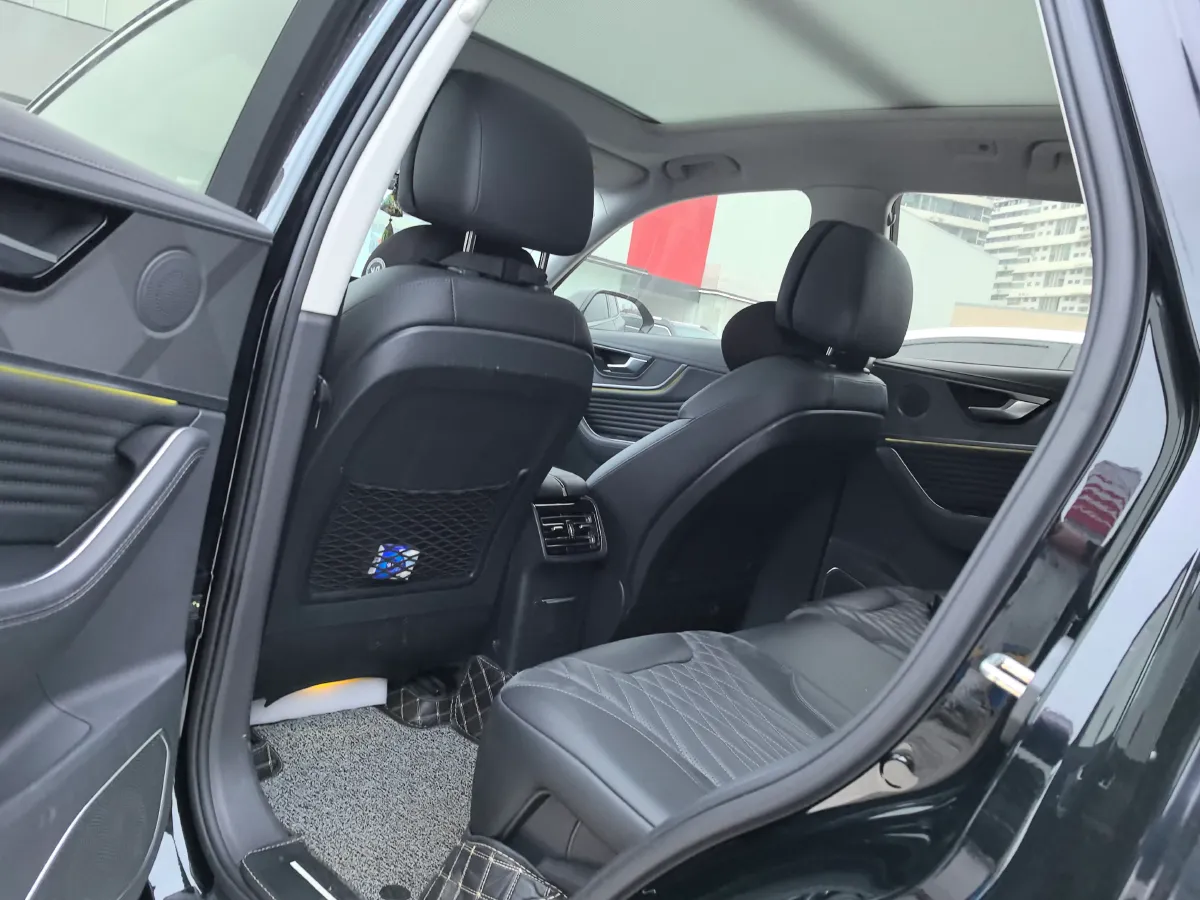 2023 HongQi HS5 2.0T 252HP L4 8AT,autocango,china used car exporter,china ev exporter,chinese used car exporter,chinese used ev exporter