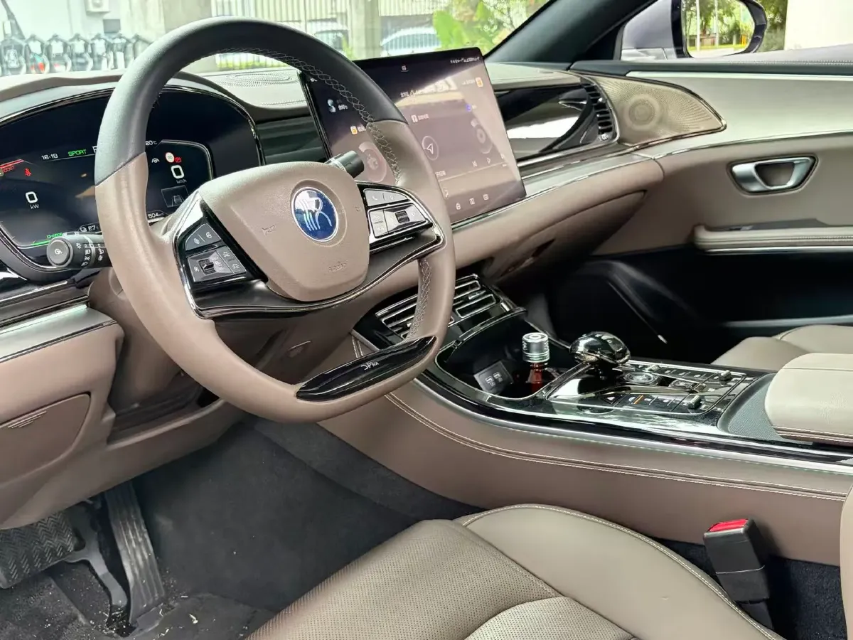 2020 WEY VV7 2.0T 227HP L4 7DCT PHEV,autocango,china used car exporter,china ev exporter,chinese used car exporter,chinese used ev exporter