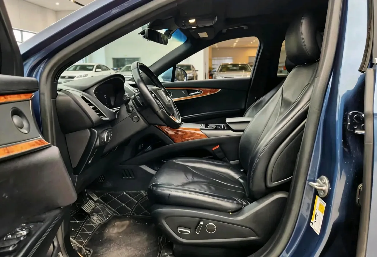 2019 Lincoln Nautilus 2.0T 235HP L4 8AT,autocango,china used car exporter,china ev exporter,chinese used car exporter,chinese used ev exporter