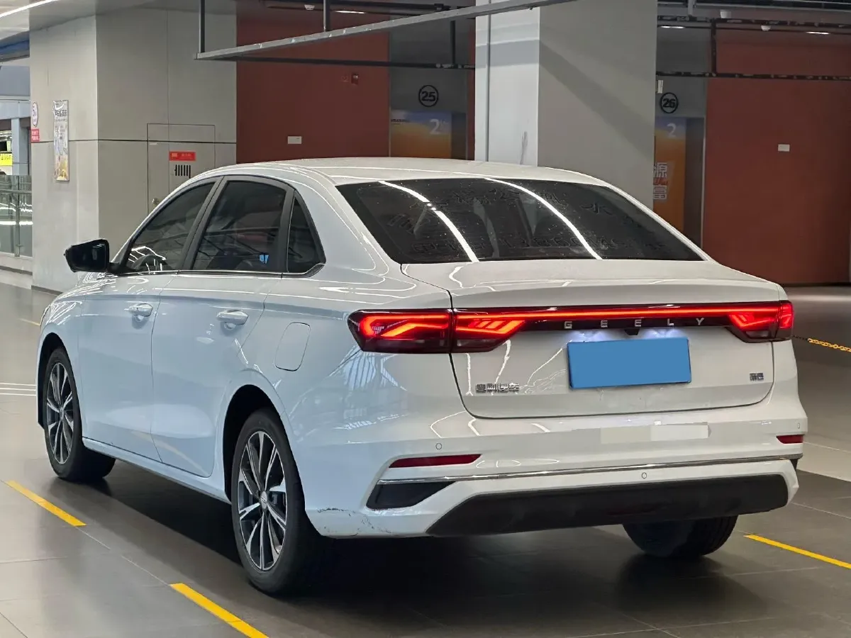 2025 Geely Emgrand 1.5L 127HP L4 CVT,autocango,china used car exporter,china ev exporter,chinese used car exporter,chinese used ev exporter