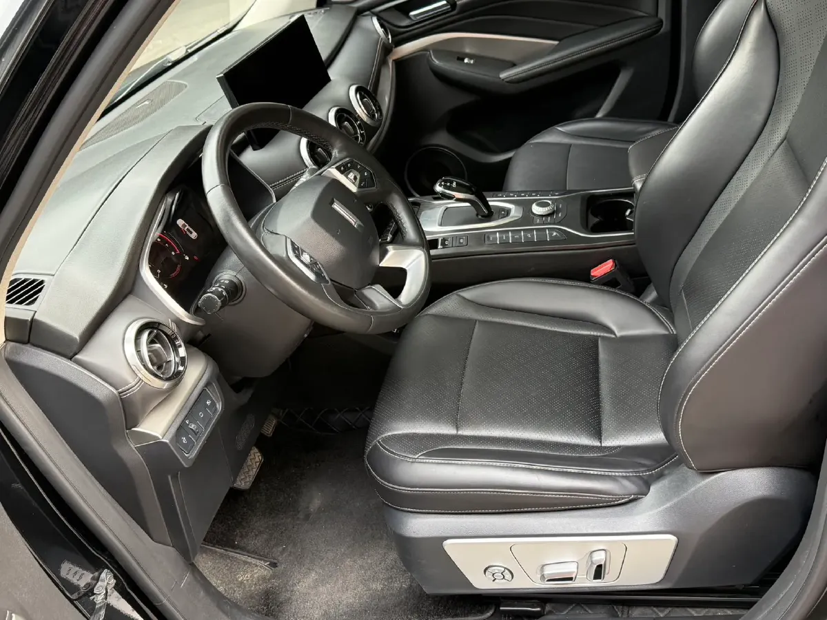 2021 WEY VV6 2.0T 227HP L4 7DCT,autocango,china used car exporter,china ev exporter,chinese used car exporter,chinese used ev exporter