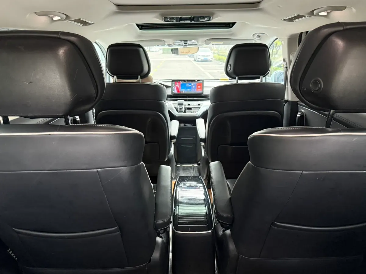 2021 Roewe iMAX8 2.0T 234HP L4 8AT,autocango,china used car exporter,china ev exporter,chinese used car exporter,chinese used ev exporter