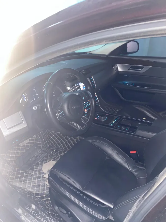 2018 Jaguar XFL 2.0T 200HP L4 8AT,autocango,china used car exporter,china ev exporter,chinese used car exporter,chinese used ev exporter