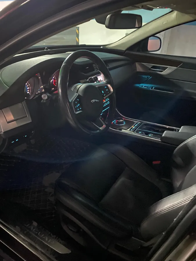 2018 Jaguar XFL 2.0T 200HP L4 8AT,autocango,china used car exporter,china ev exporter,chinese used car exporter,chinese used ev exporter