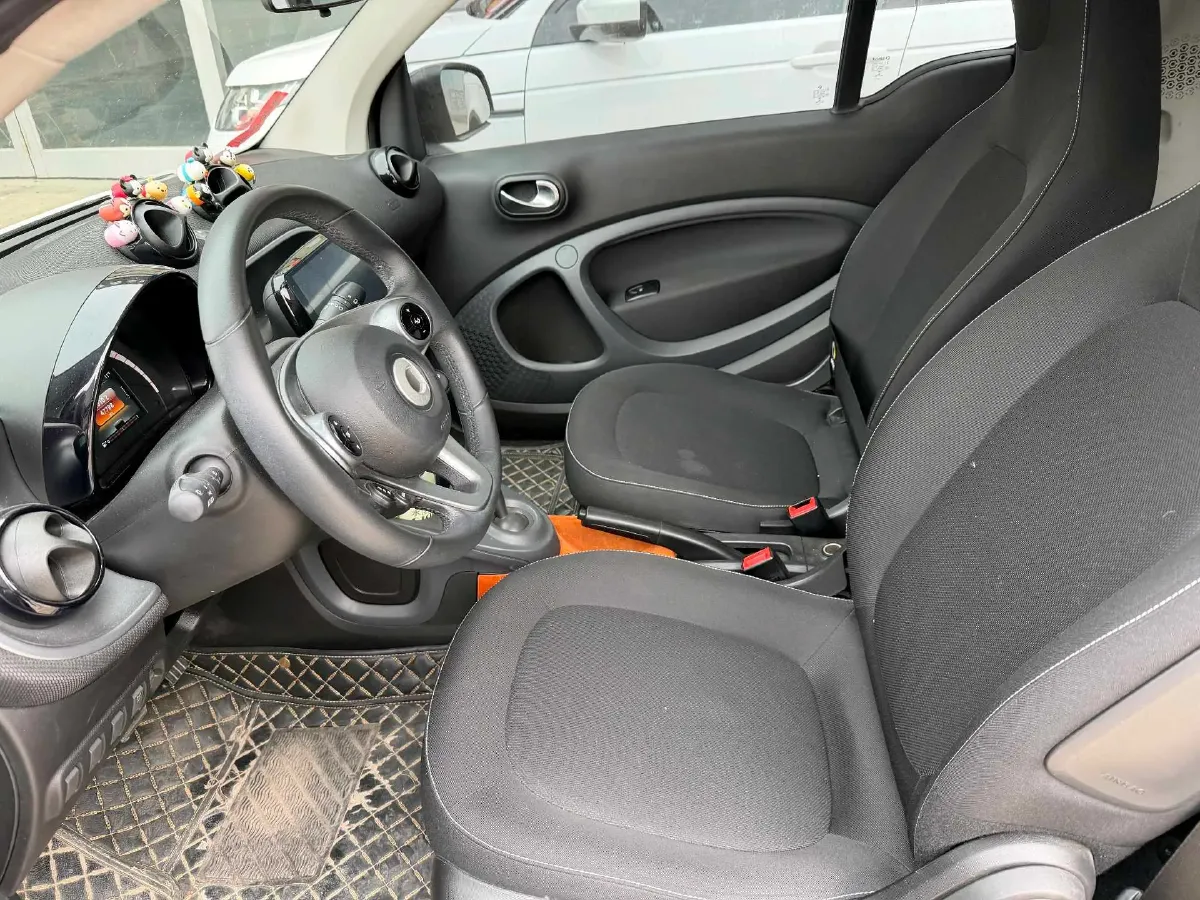 2019 Smart smart fortwo 0.9T 90HP L3 6DCT,autocango,china used car exporter,china ev exporter,chinese used car exporter,chinese used ev exporter