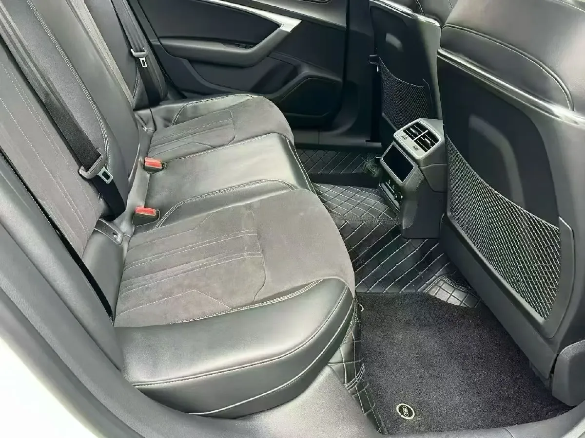 2022 Cadillac XT6 2.0T 237HP L4 9AT,autocango,china used car exporter,china ev exporter,chinese used car exporter,chinese used ev exporter