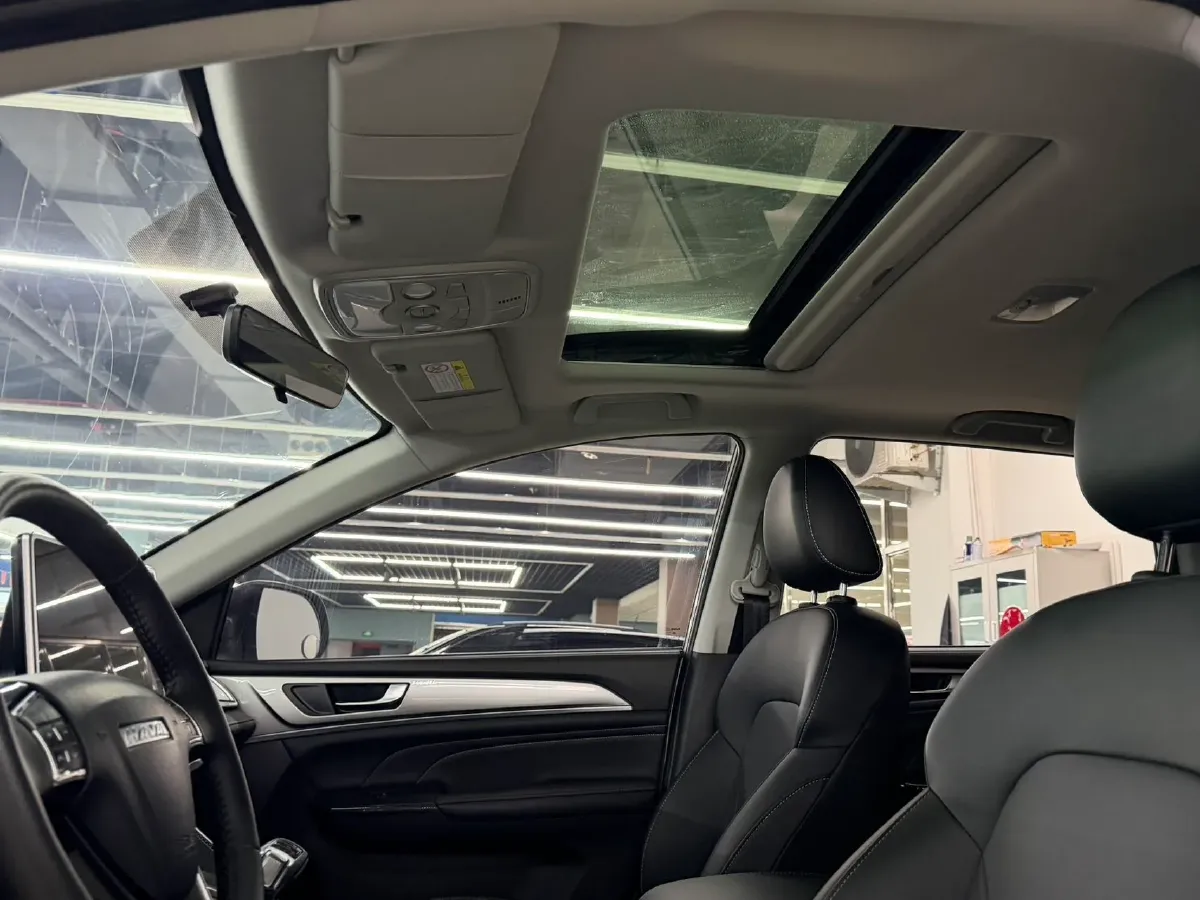 2021 Haval M6 1.5T 150HP L4 7DCT,autocango,china used car exporter,china ev exporter,chinese used car exporter,chinese used ev exporter