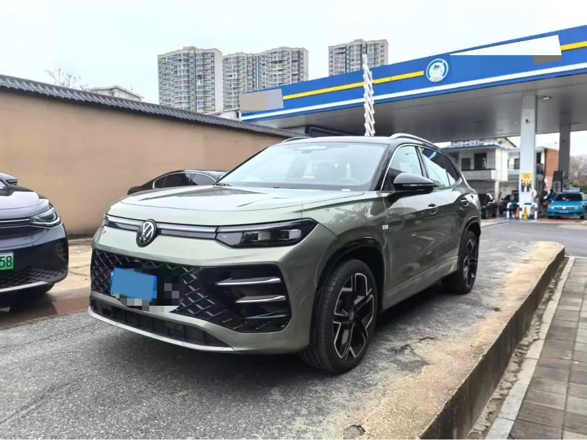 2025 Volkswagen Tayron 2.0T 220HP L4 7DCT,autocango,china used car exporter,china ev exporter,chinese used car exporter,chinese used ev exporter