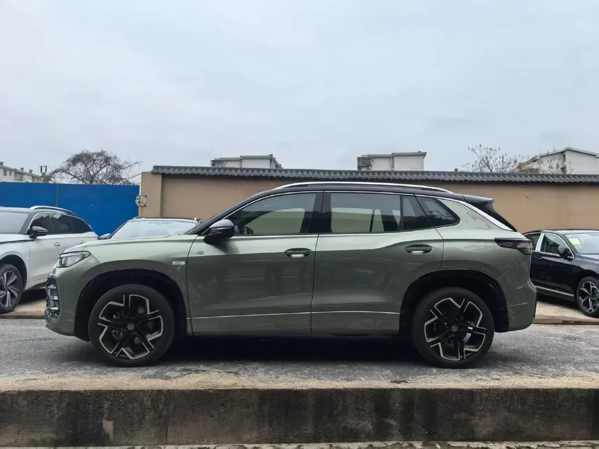 2025 Volkswagen Tayron 2.0T 220HP L4 7DCT,autocango,china used car exporter,china ev exporter,chinese used car exporter,chinese used ev exporter