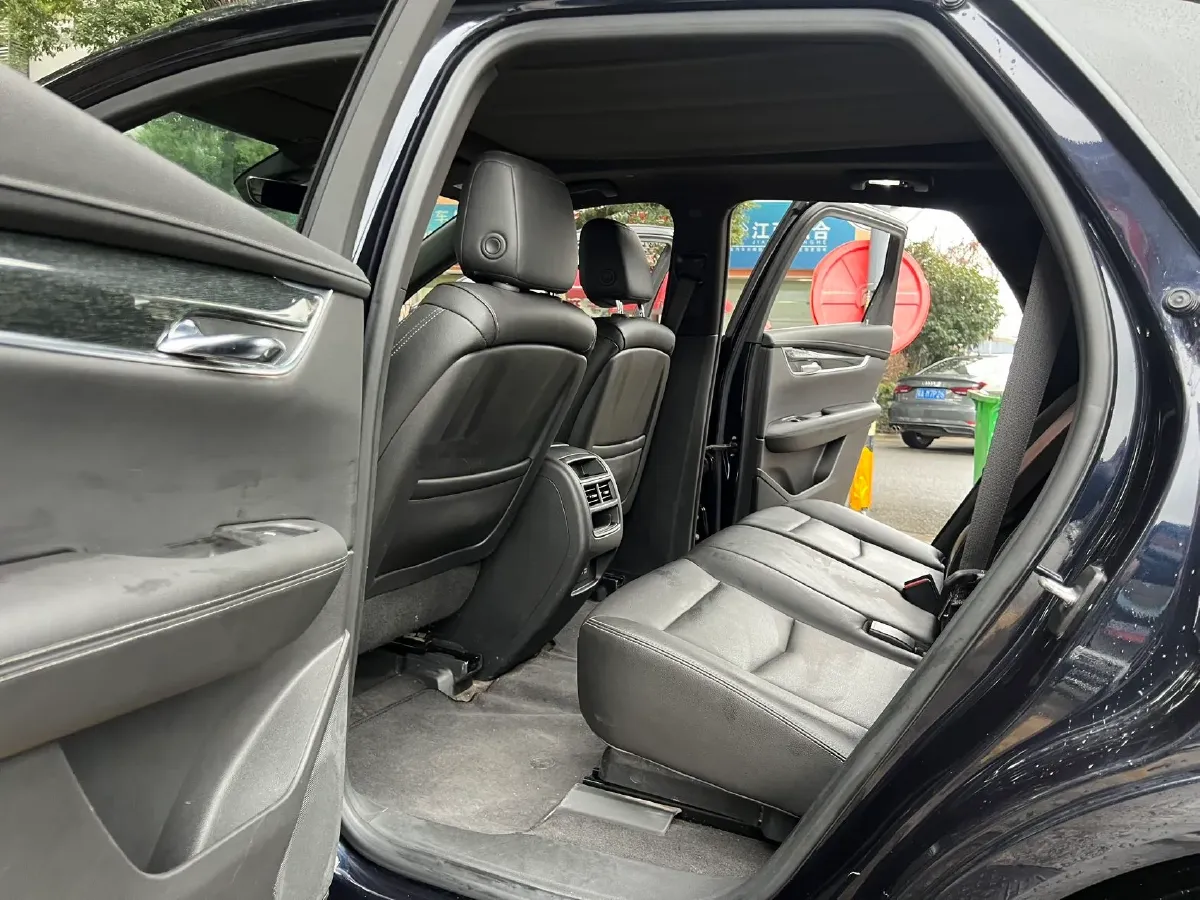 2021 Cadillac XT5 2.0T 237HP L4 9AT,autocango,china used car exporter,china ev exporter,chinese used car exporter,chinese used ev exporter