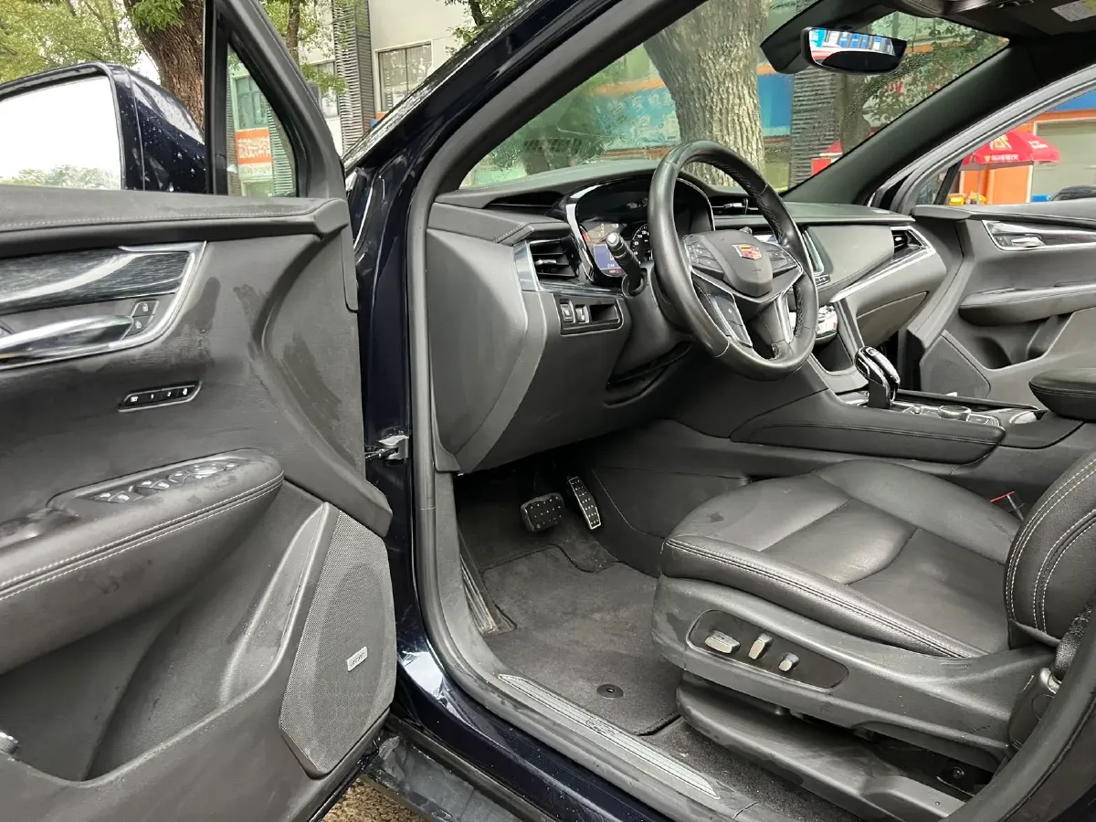 2021 Cadillac XT5 2.0T 237HP L4 9AT,autocango,china used car exporter,china ev exporter,chinese used car exporter,chinese used ev exporter