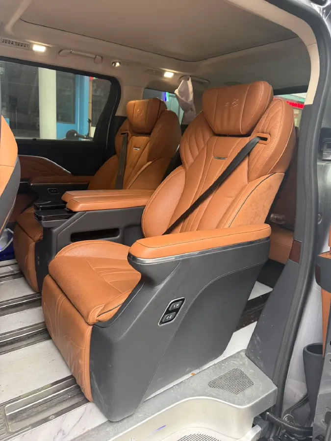 2023 HongQi HQ9 2.0T 252HP L4 8AT,autocango,china used car exporter,china ev exporter,chinese used car exporter,chinese used ev exporter