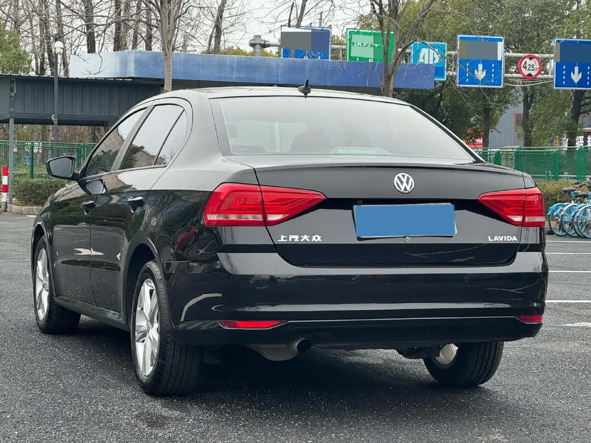 2017 Volkswagen Lavida 1.6L 110HP L4 6AT,autocango,china used car exporter,china ev exporter,chinese used car exporter,chinese used ev exporter