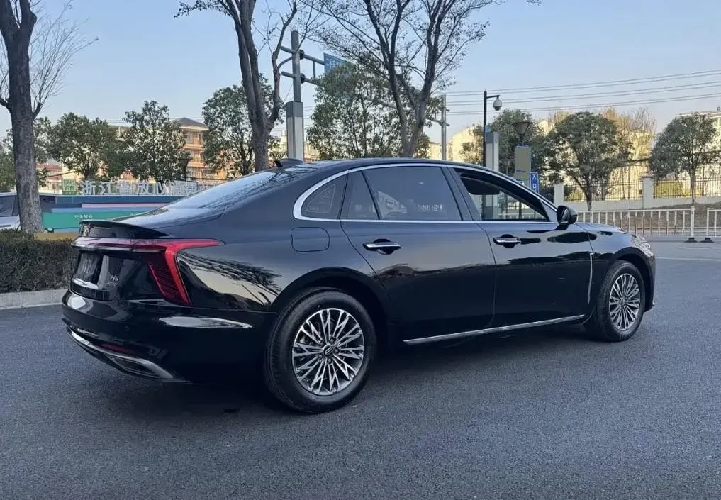 2025 HongQi H5 1.5T 169HP L4 7DCT,autocango,china used car exporter,china ev exporter,chinese used car exporter,chinese used ev exporter