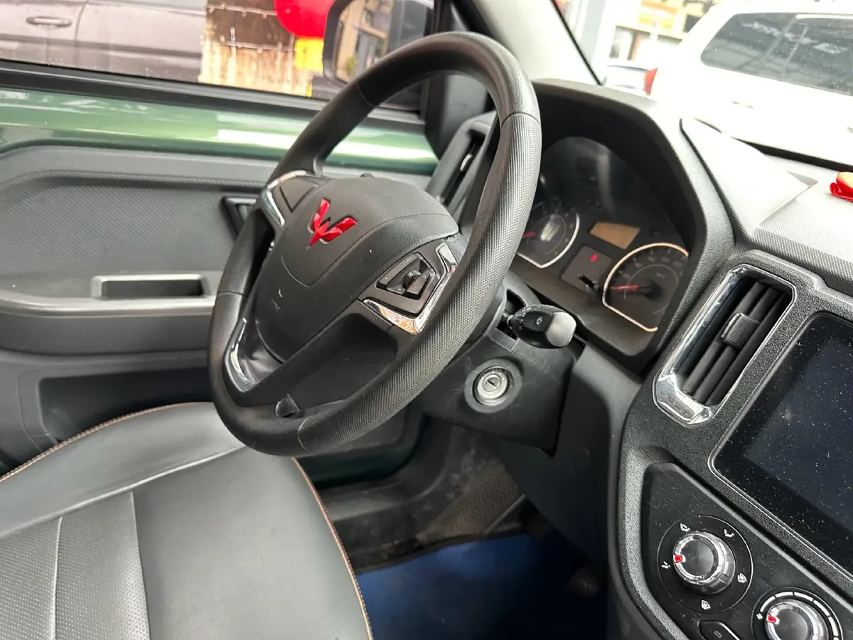 2021 WuLing ZhentTu 1.5L 99HP L4 5MT,autocango,china used car exporter,china ev exporter,chinese used car exporter,chinese used ev exporter