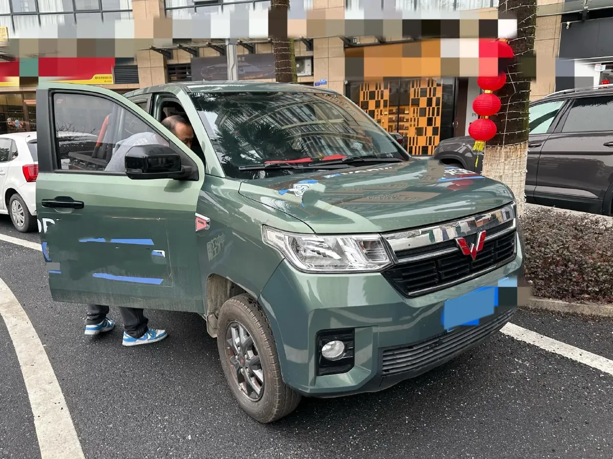 2021 WuLing ZhentTu 1.5L 99HP L4 5MT,autocango,china used car exporter,china ev exporter,chinese used car exporter,chinese used ev exporter