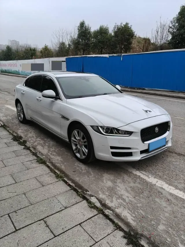 2018 Toyota Crown 2.0T 235HP L4 8AT,autocango,china used car exporter,china ev exporter,chinese used car exporter,chinese used ev exporter