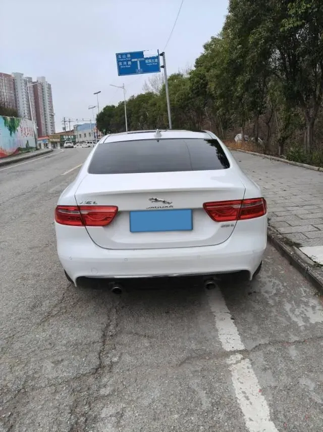 2018 Toyota Crown 2.0T 235HP L4 8AT,autocango,china used car exporter,china ev exporter,chinese used car exporter,chinese used ev exporter