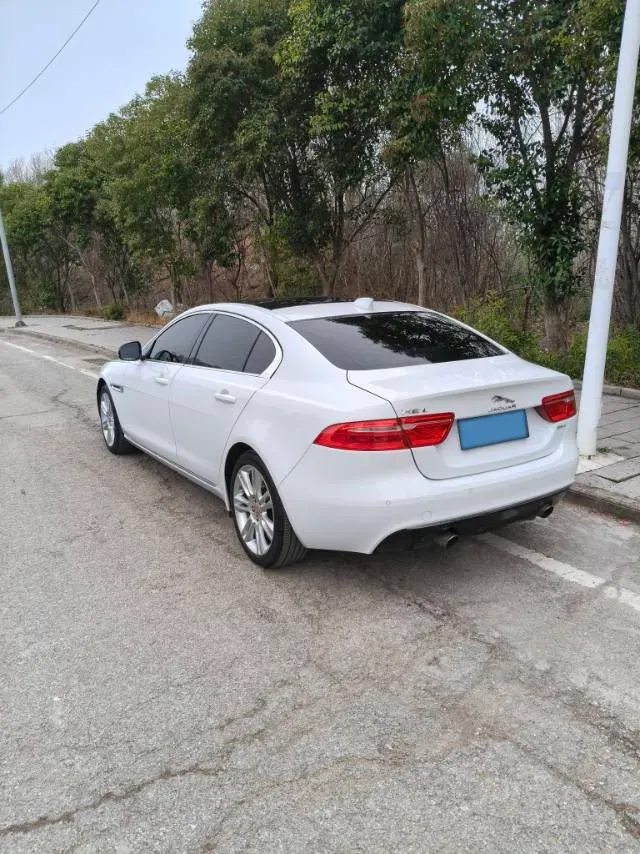 2018 Toyota Crown 2.0T 235HP L4 8AT,autocango,china used car exporter,china ev exporter,chinese used car exporter,chinese used ev exporter