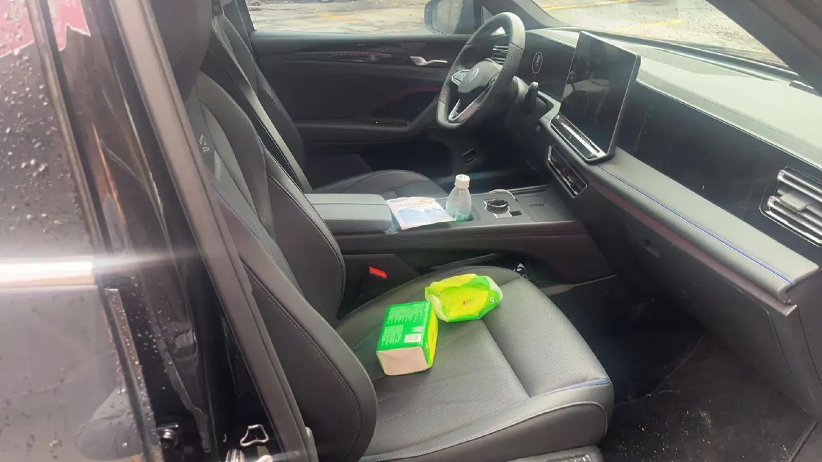 2024 Volkswagen Tiguan L 2.0T 186HP L4 7DCT,autocango,china used car exporter,china ev exporter,chinese used car exporter,chinese used ev exporter