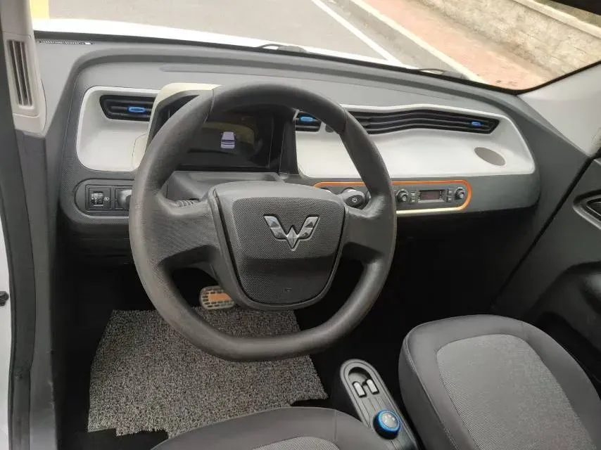 2022 WuLing HongGuang MINI EV BEV 13.9KWH,autocango,china used car exporter,china ev exporter,chinese used car exporter,chinese used ev exporter