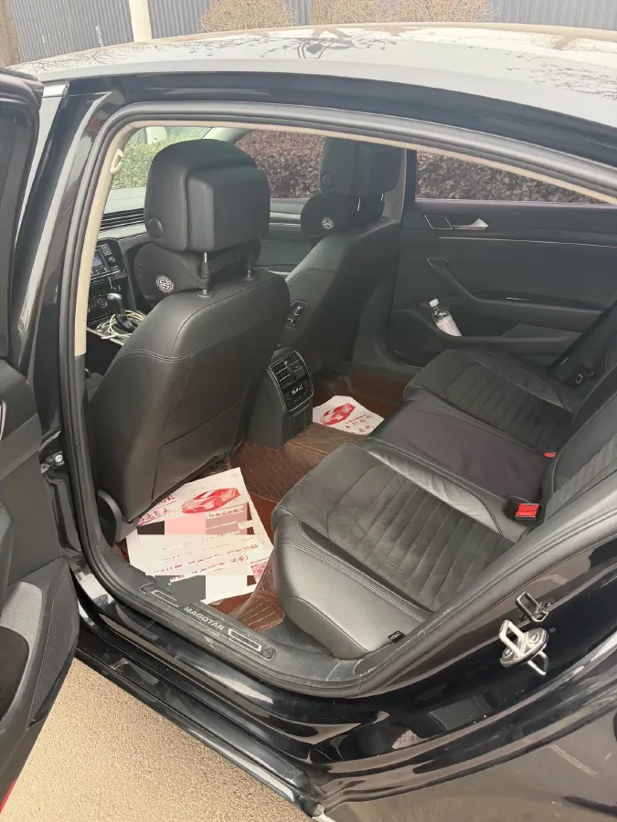 2018 Volkswagen Magotan 1.8T 180HP L4 7DCT,autocango,china used car exporter,china ev exporter,chinese used car exporter,chinese used ev exporter