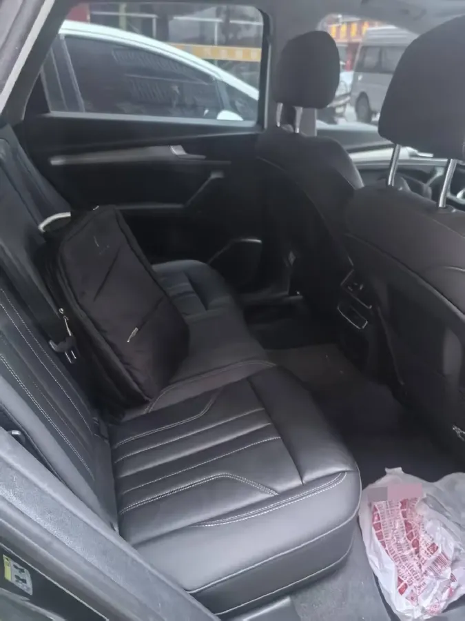 2022 Audi Q5L 2.0T 190HP L4 7DCT,autocango,china used car exporter,china ev exporter,chinese used car exporter,chinese used ev exporter