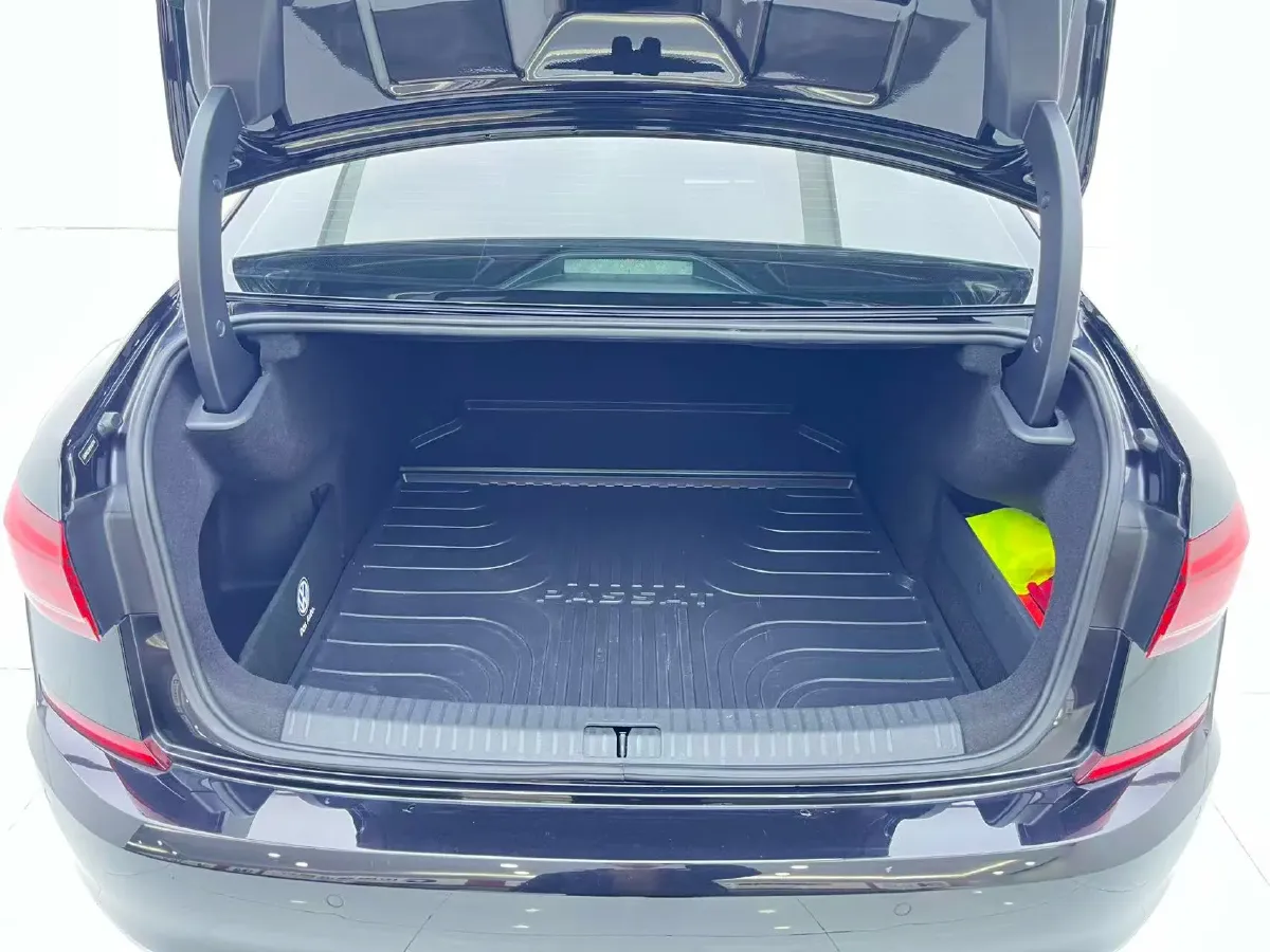 2023 Volkswagen Passat 2.0T 186HP L4 7DCT,autocango,china used car exporter,china ev exporter,chinese used car exporter,chinese used ev exporter