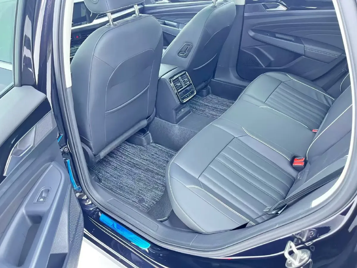 2023 Volkswagen Passat 2.0T 186HP L4 7DCT,autocango,china used car exporter,china ev exporter,chinese used car exporter,chinese used ev exporter