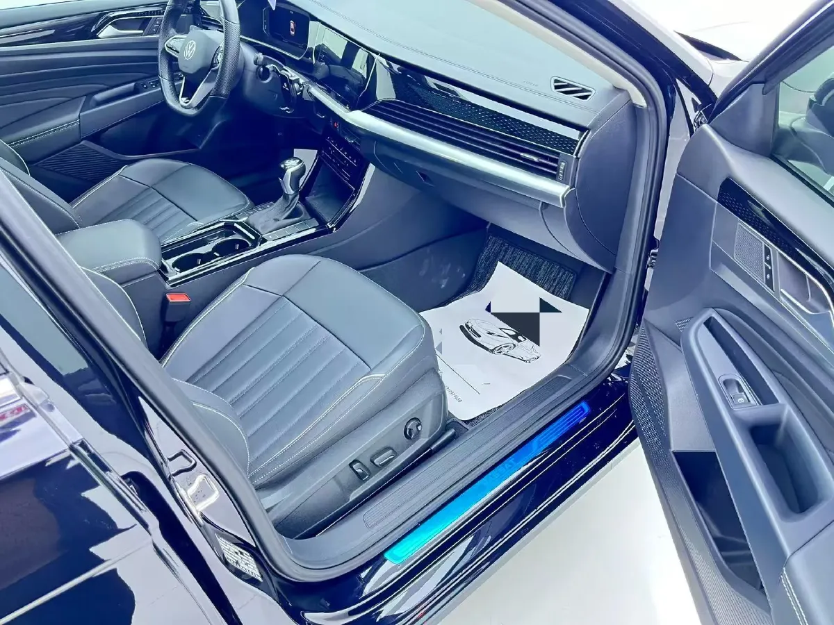 2023 Volkswagen Passat 2.0T 186HP L4 7DCT,autocango,china used car exporter,china ev exporter,chinese used car exporter,chinese used ev exporter