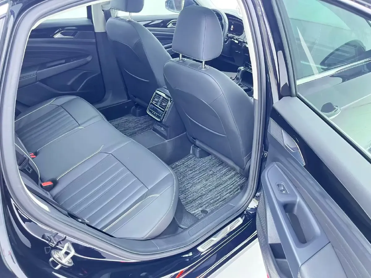 2023 Volkswagen Passat 2.0T 186HP L4 7DCT,autocango,china used car exporter,china ev exporter,chinese used car exporter,chinese used ev exporter