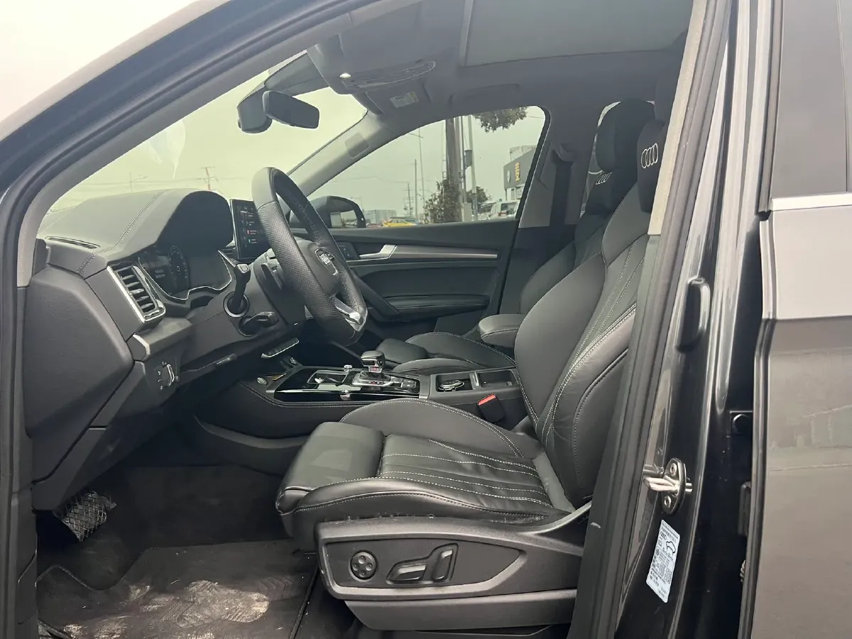 2023 Audi Q5L Sportback 2.0T 245HP L4 7DCT,autocango,china used car exporter,china ev exporter,chinese used car exporter,chinese used ev exporter