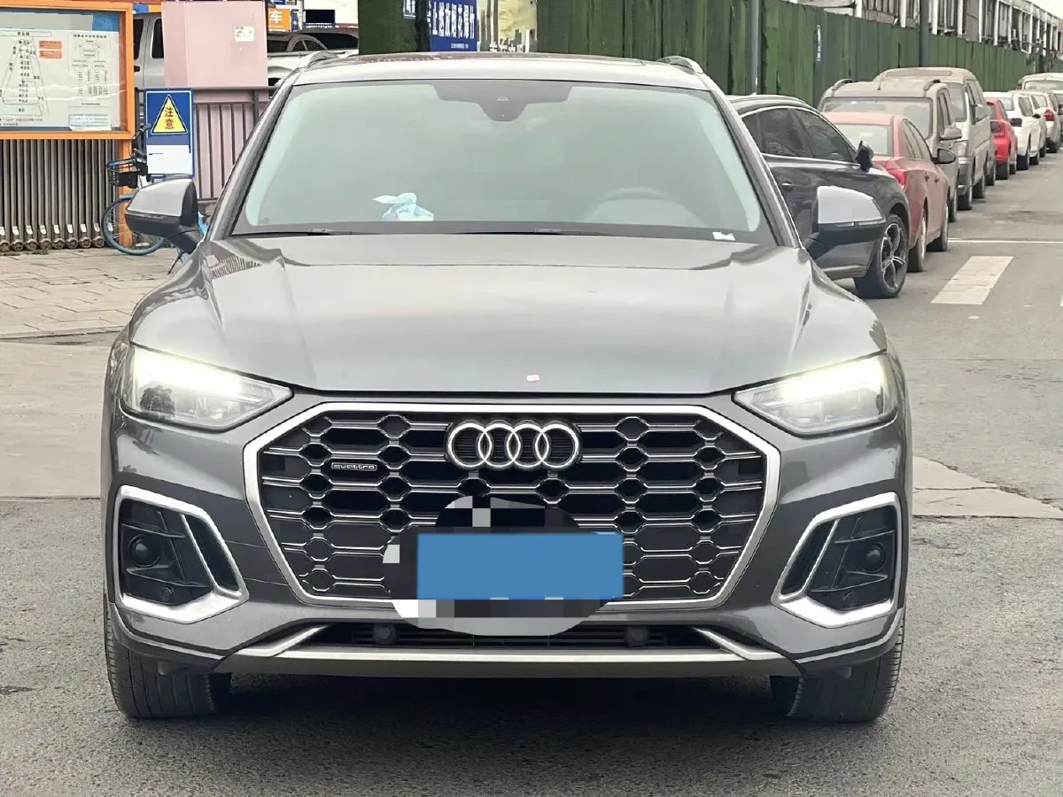 2023 Audi Q5L Sportback 2.0T 245HP L4 7DCT,autocango,china used car exporter,china ev exporter,chinese used car exporter,chinese used ev exporter