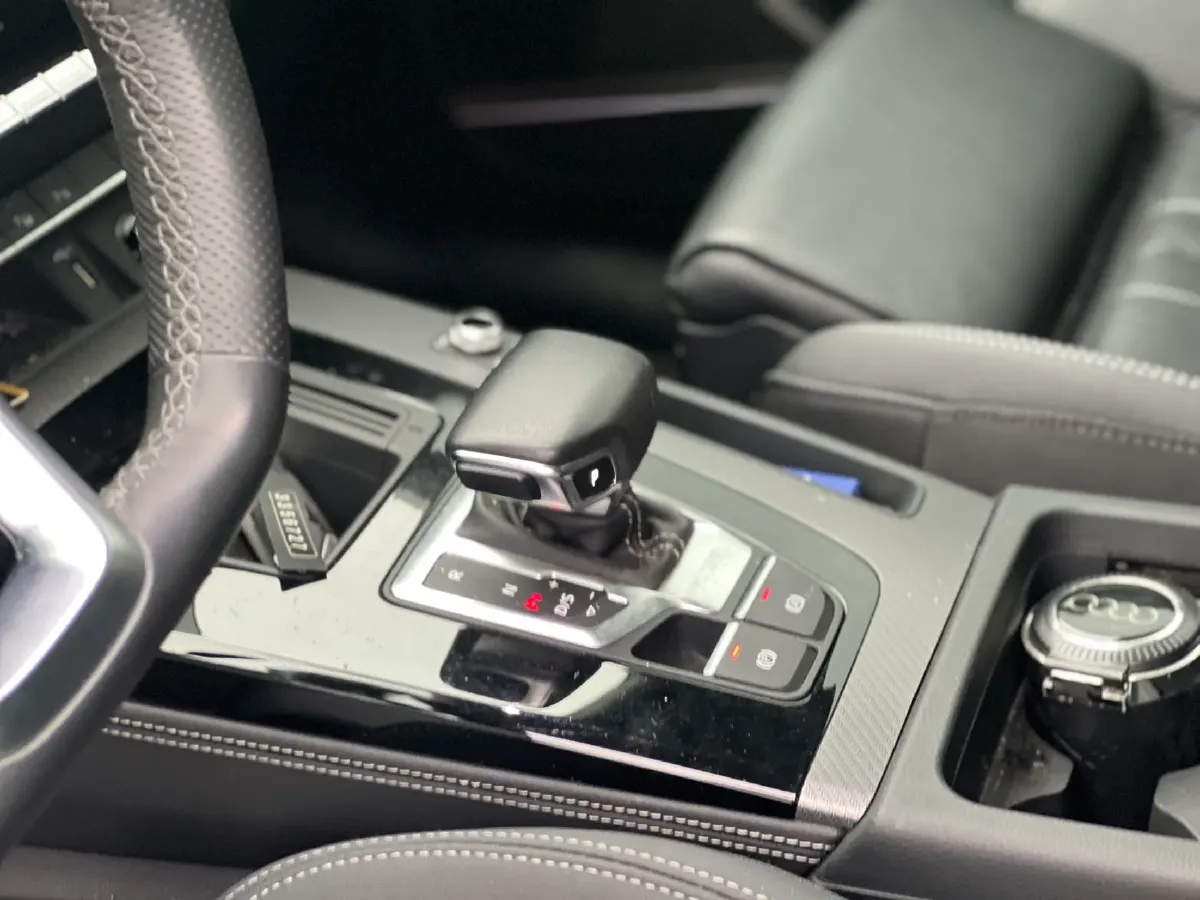 2023 Audi Q5L Sportback 2.0T 245HP L4 7DCT,autocango,china used car exporter,china ev exporter,chinese used car exporter,chinese used ev exporter