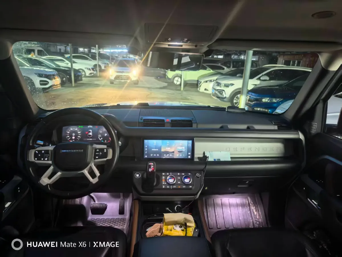 2020 Land Rover Defender 3.0T 400HP L6 8AT,autocango,china used car exporter,china ev exporter,chinese used car exporter,chinese used ev exporter