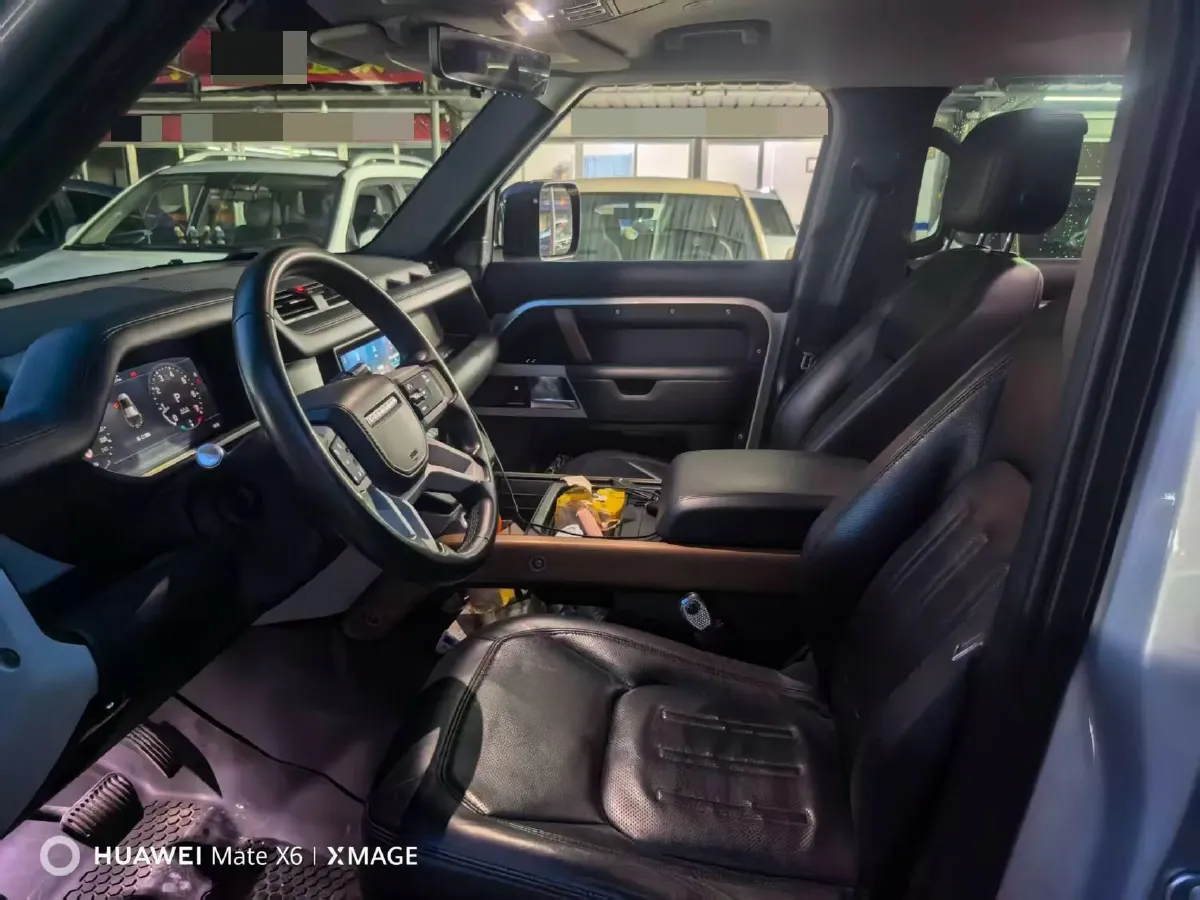 2020 Land Rover Defender 3.0T 400HP L6 8AT,autocango,china used car exporter,china ev exporter,chinese used car exporter,chinese used ev exporter