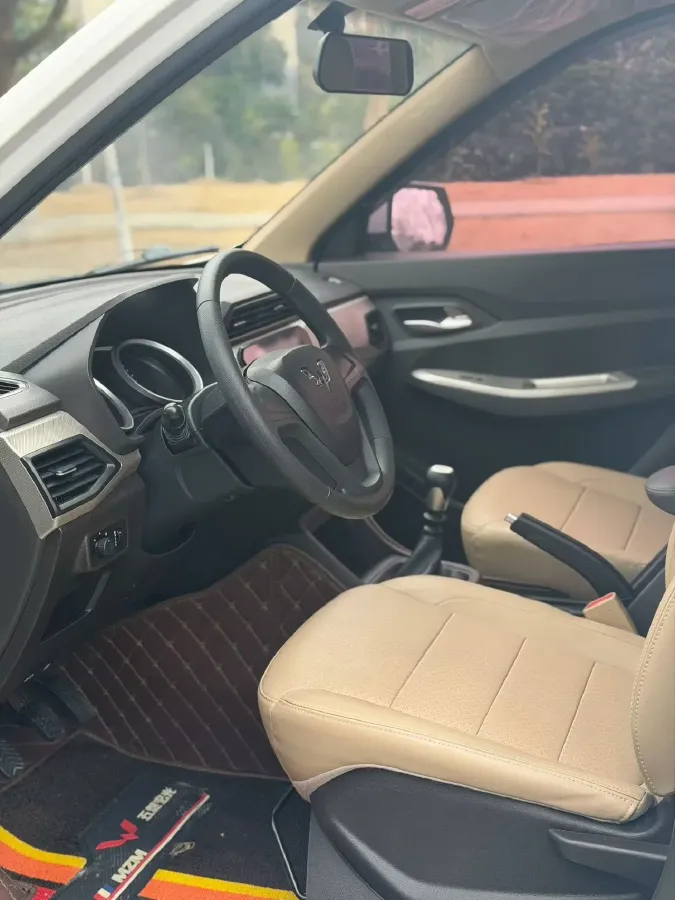 2019 WuLing HongGuang 1.5L 99HP L4 6MT,autocango,china used car exporter,china ev exporter,chinese used car exporter,chinese used ev exporter