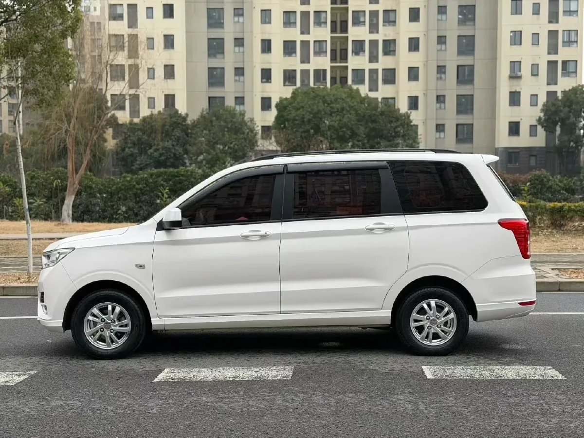 2019 WuLing HongGuang 1.5L 99HP L4 6MT,autocango,china used car exporter,china ev exporter,chinese used car exporter,chinese used ev exporter