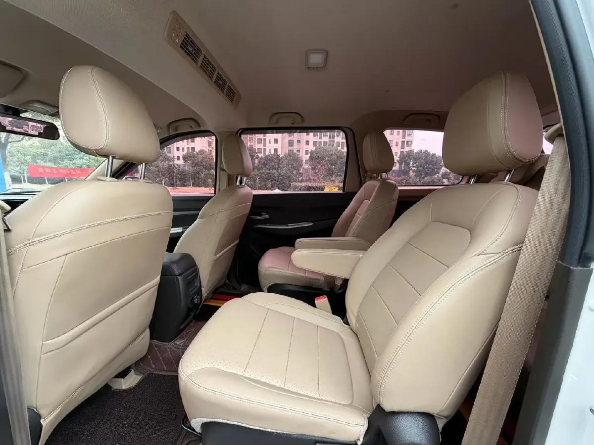 2019 WuLing HongGuang 1.5L 99HP L4 6MT,autocango,china used car exporter,china ev exporter,chinese used car exporter,chinese used ev exporter