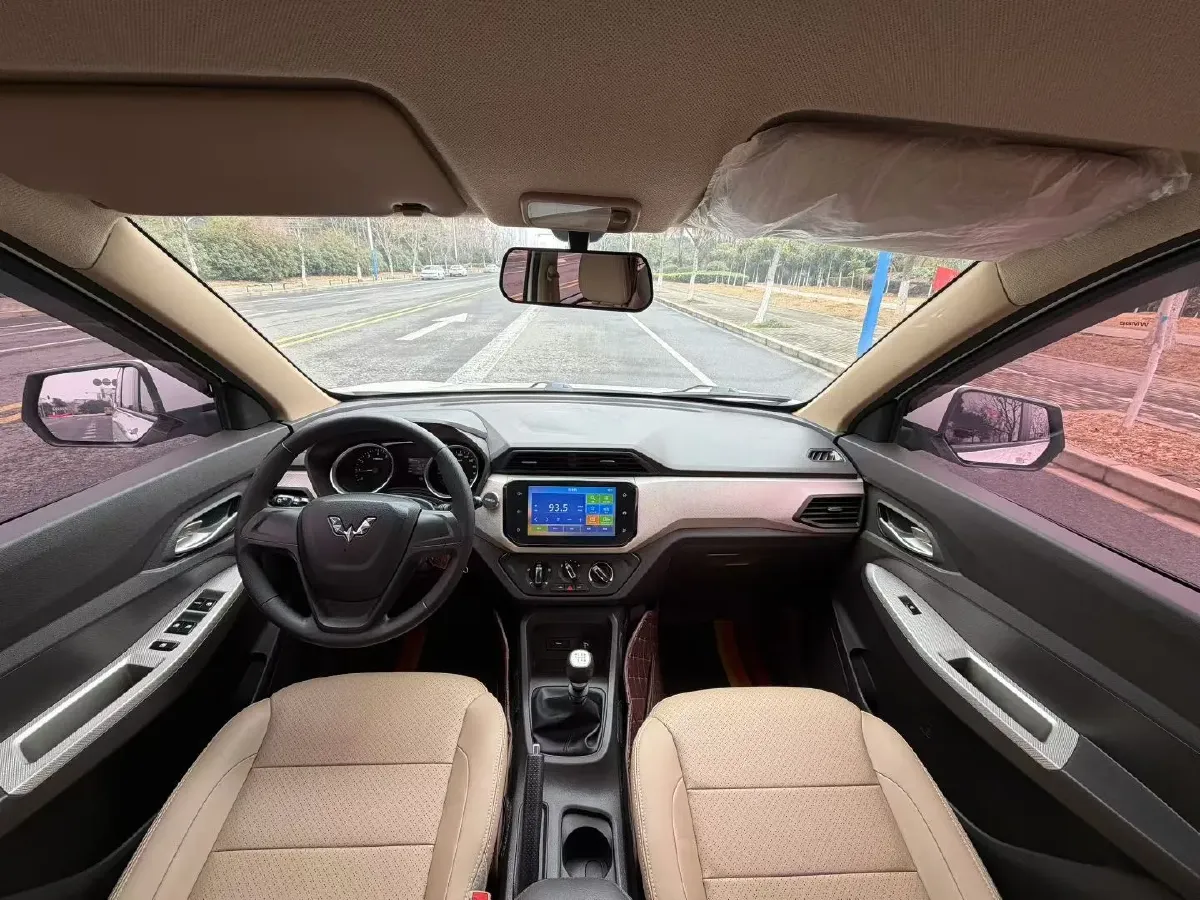 2019 WuLing HongGuang 1.5L 99HP L4 6MT,autocango,china used car exporter,china ev exporter,chinese used car exporter,chinese used ev exporter