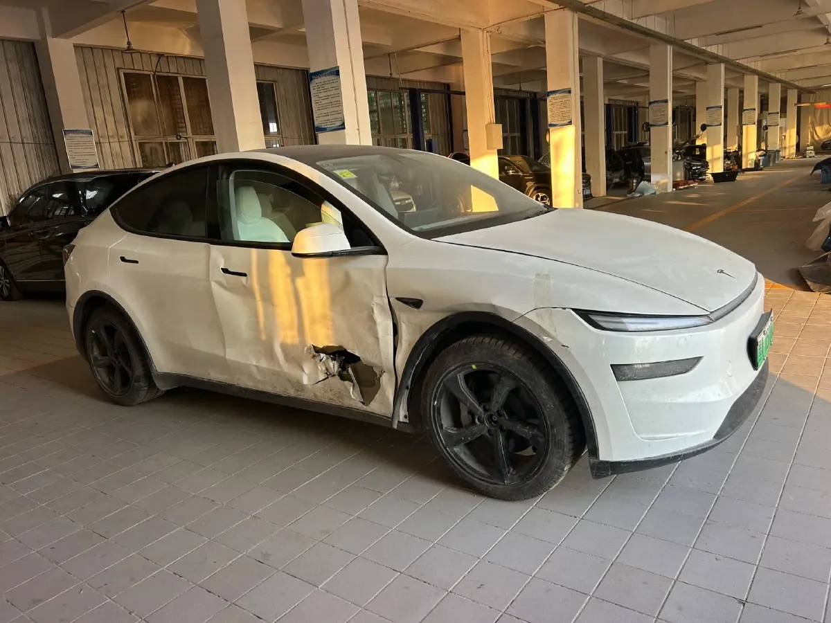 2025 Tesla Model Y BEV,autocango,china used car exporter,china ev exporter,chinese used car exporter,chinese used ev exporter