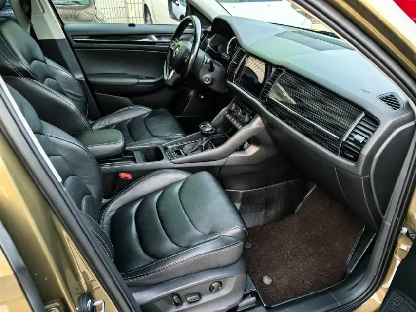 2018 Skoda Kodiak 2.0T 186HP L4 7DCT,autocango,china used car exporter,china ev exporter,chinese used car exporter,chinese used ev exporter