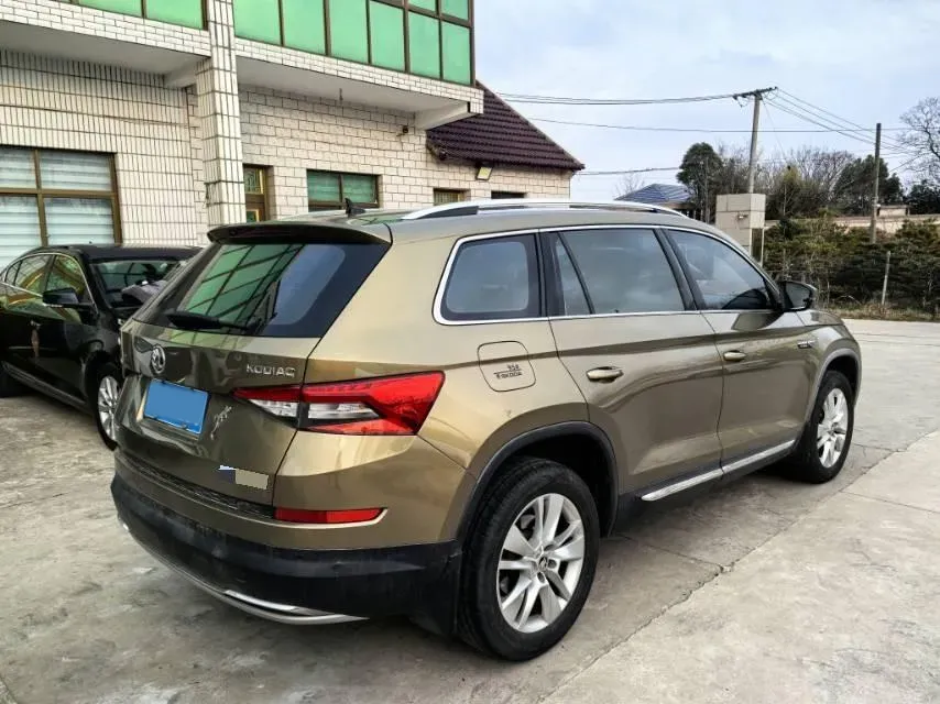 2018 Skoda Kodiak 2.0T 186HP L4 7DCT,autocango,china used car exporter,china ev exporter,chinese used car exporter,chinese used ev exporter