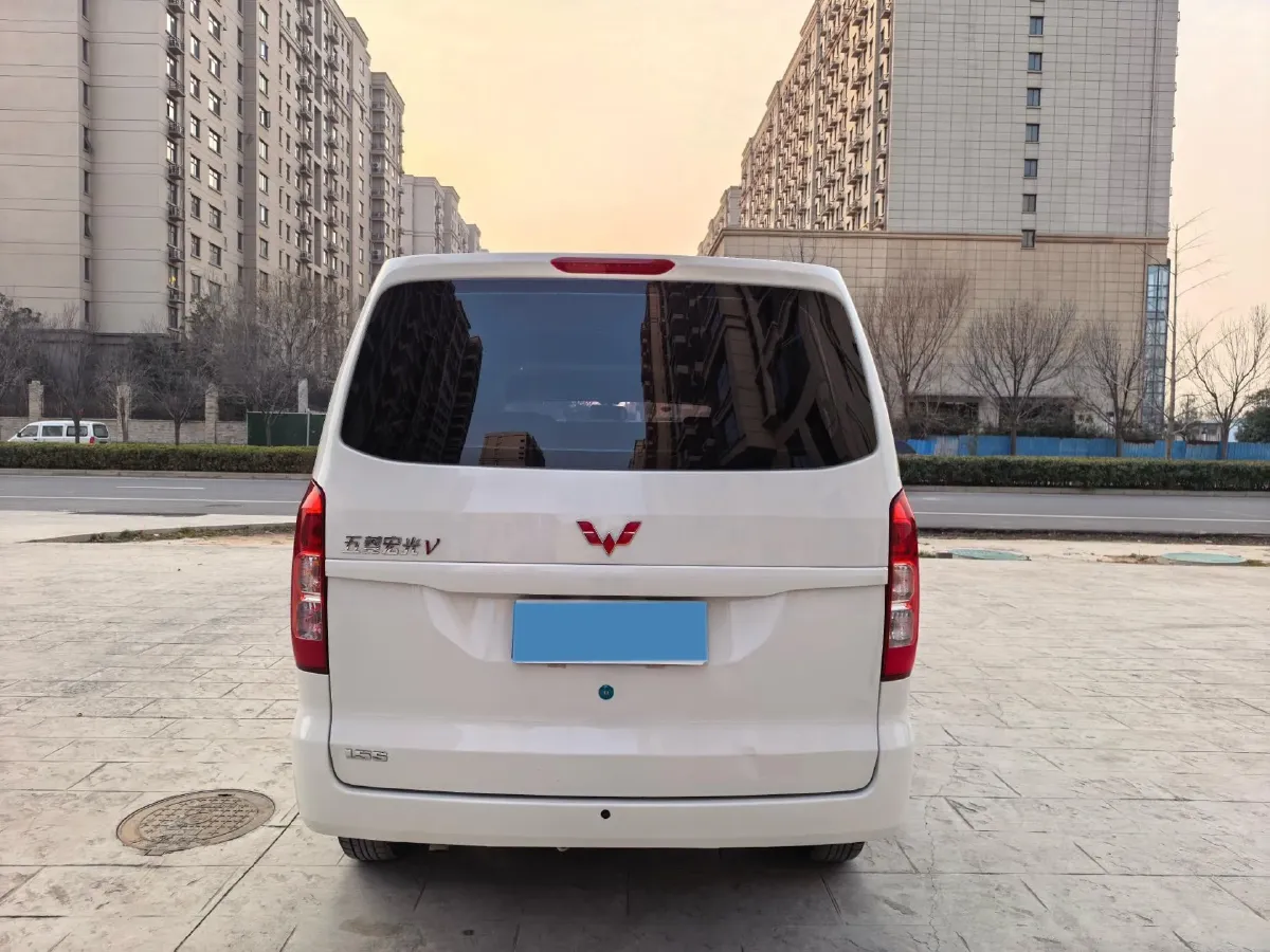2025 WuLing HongGuang 1.5L 110HP L4 6MT,autocango,china used car exporter,china ev exporter,chinese used car exporter,chinese used ev exporter