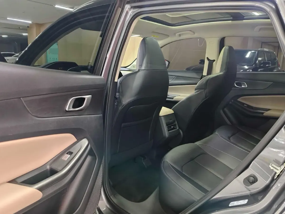 2022 ChangAn Oshan X7 Plus 1.5T 188HP L4 7DCT,autocango,china used car exporter,china ev exporter,chinese used car exporter,chinese used ev exporter