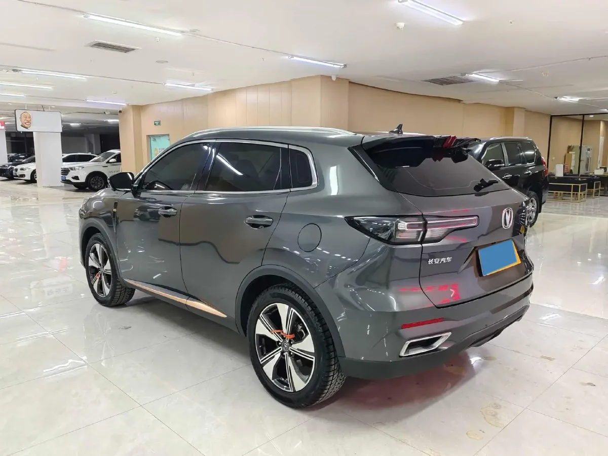 2022 ChangAn Oshan X7 Plus 1.5T 188HP L4 7DCT,autocango,china used car exporter,china ev exporter,chinese used car exporter,chinese used ev exporter