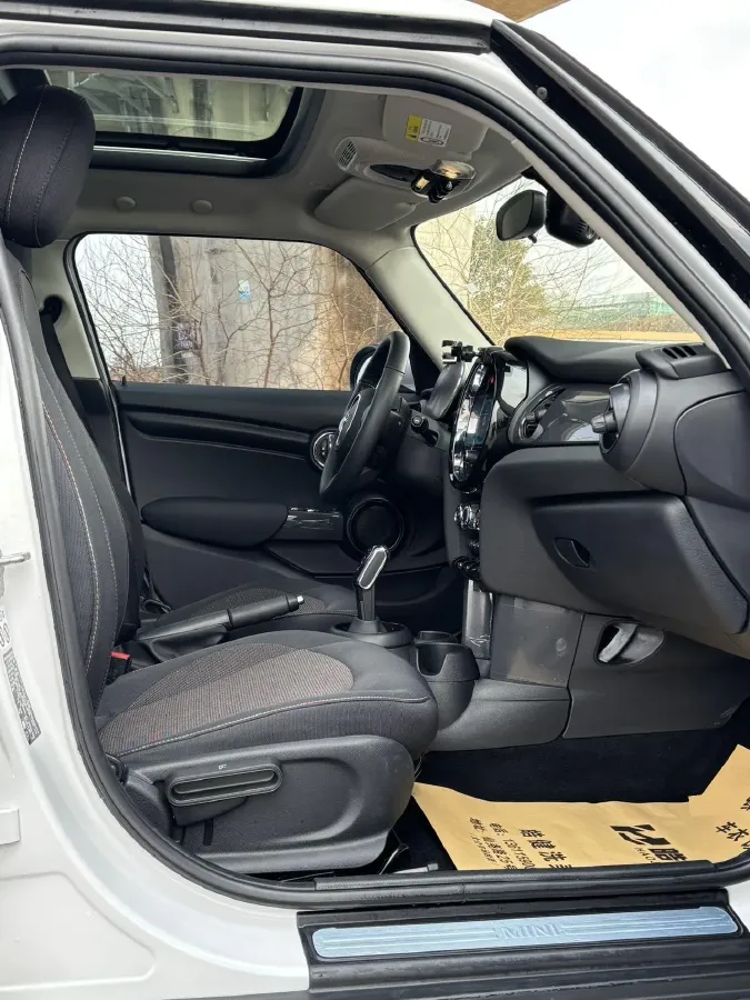 2023 MINI MINI 1.5T 102HP L3 7DCT,autocango,china used car exporter,china ev exporter,chinese used car exporter,chinese used ev exporter